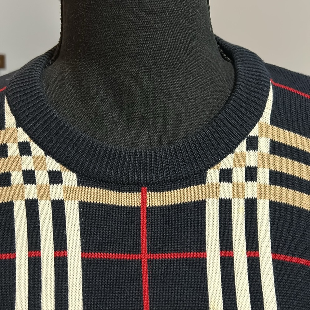 Authentic Burberry light Sweater - Picture 4 of 12